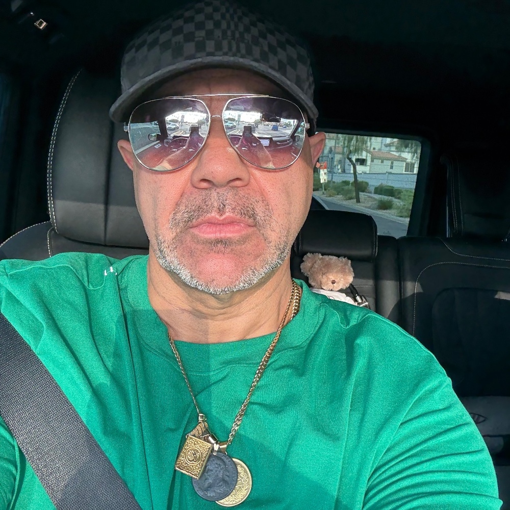 Meet your Posher, Ayad